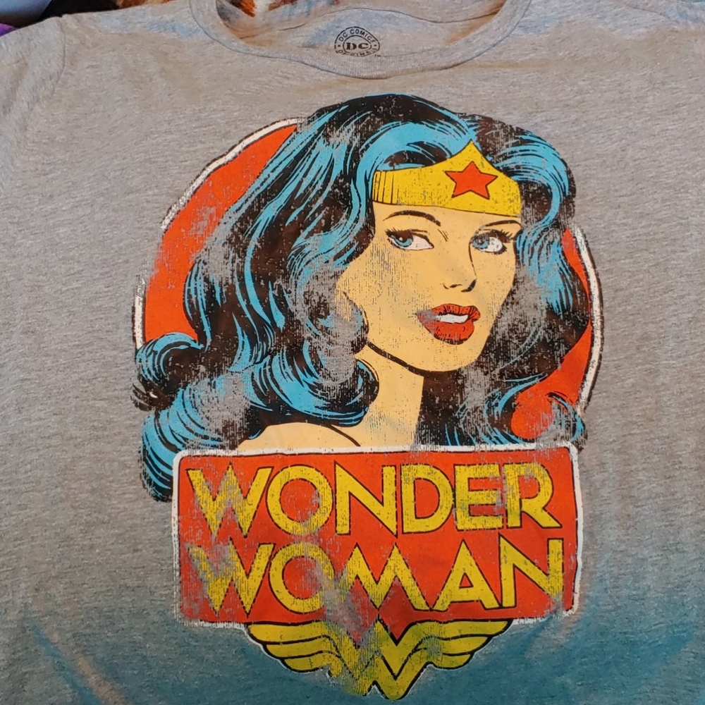 Wonder woman short sleeve shirt
